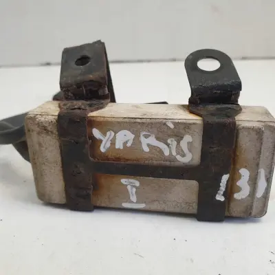 Toyota Yaris I MODUŁ WENTYLATORA 246810-2851