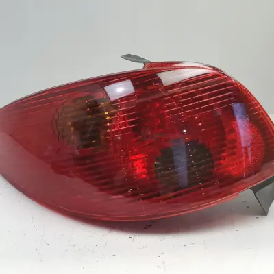Peugeot 206 lift 03-09r TYLNA LAMPA LEWA lewy tył kierowcy