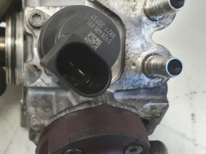 BMW E87 E90 E91 2.0 D N47 POMPA WTRYSKOWA paliwa 0445010506