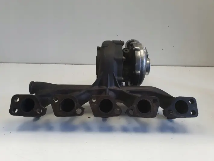 Volvo S40 II V50 2.4 D5 TURBOSPRĘŻARKA turbo 30774670