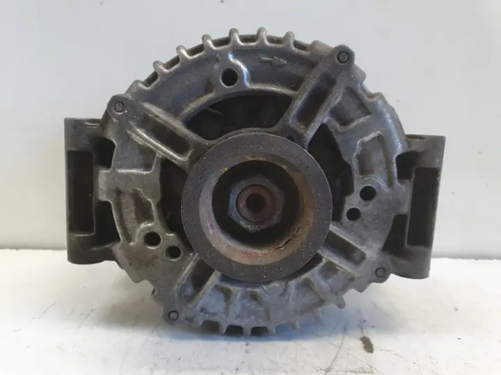 Mercedes SLK R171 3.0 V6 ALTERNATOR A0131545602 bosch