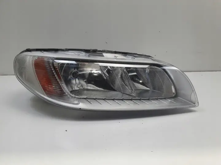 Volvo S80 II V70 III LIFT PRZEDNIA LAMPA PRAWA PRAWY PRZÓD europa 31420020