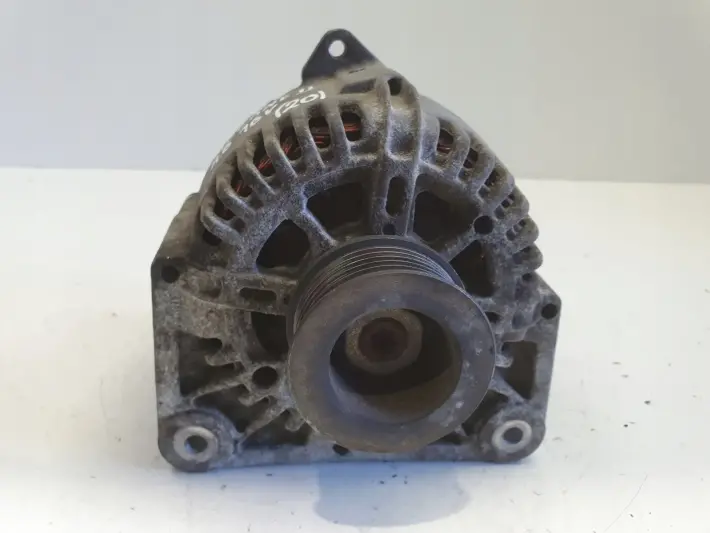 Renault Megane II 1.6 16V ALTERNATOR valeo 8200323126 110A