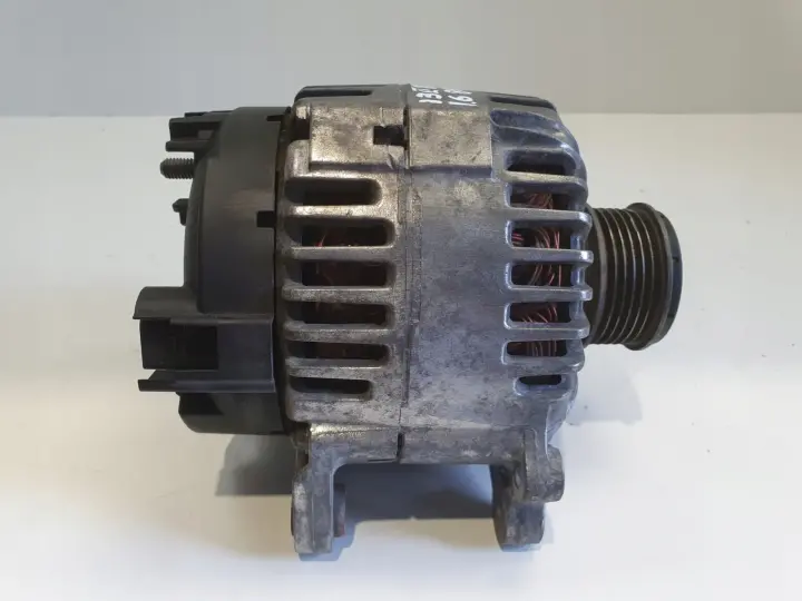 Audi A3 II 8P 1.6 8V ALTERNATOR valeo 06F903023C 140A