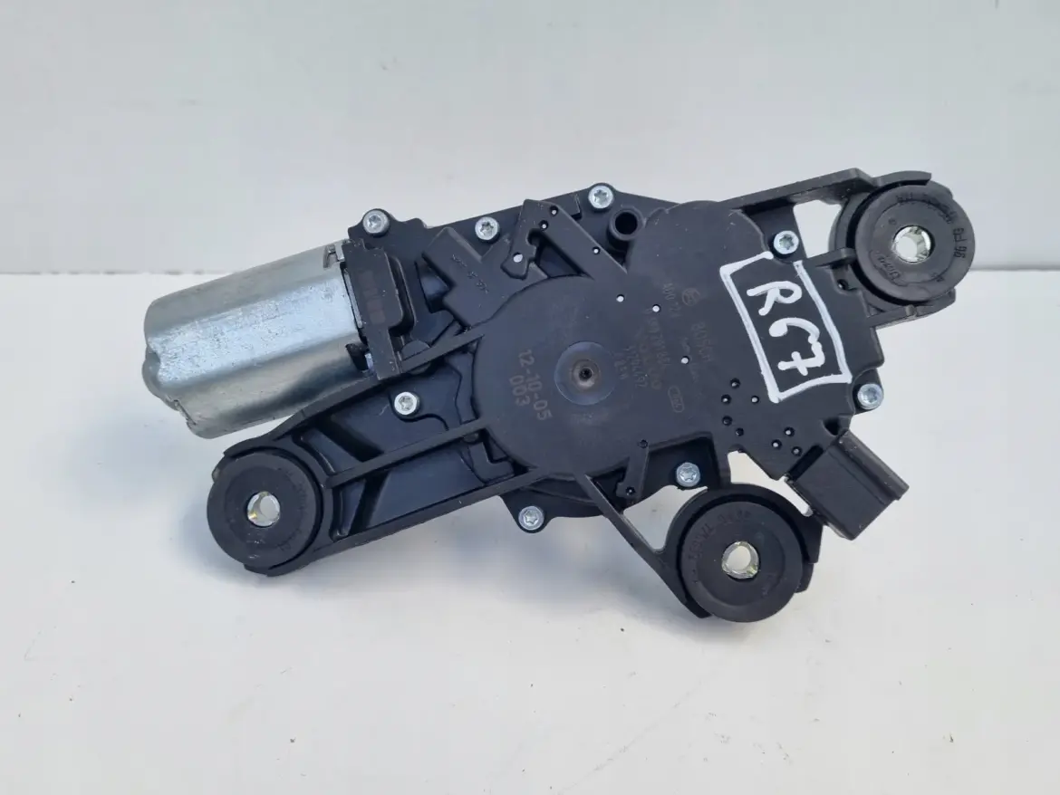 Volvo V40 II 12-16r SILNICZEK TYLNEJ WYCIERACZKI 31294492
