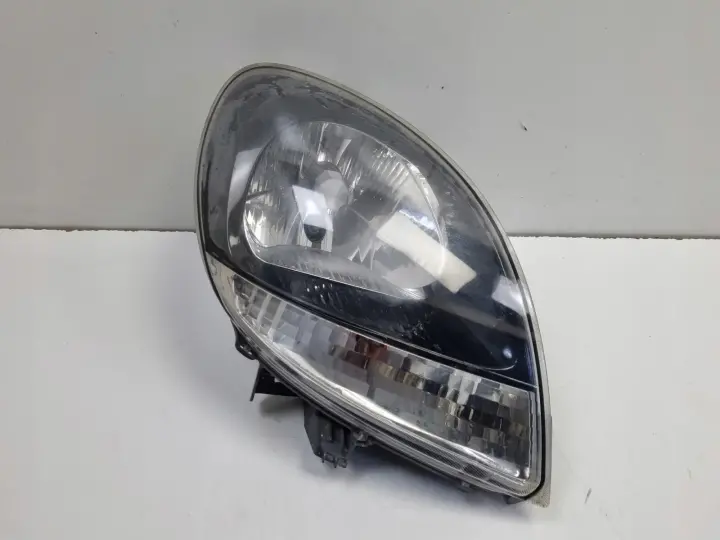 Renault Kangoo LIFT 03-08r PRZEDNIA LAMPA PRAWA PRAWY PRZÓD 8200589037