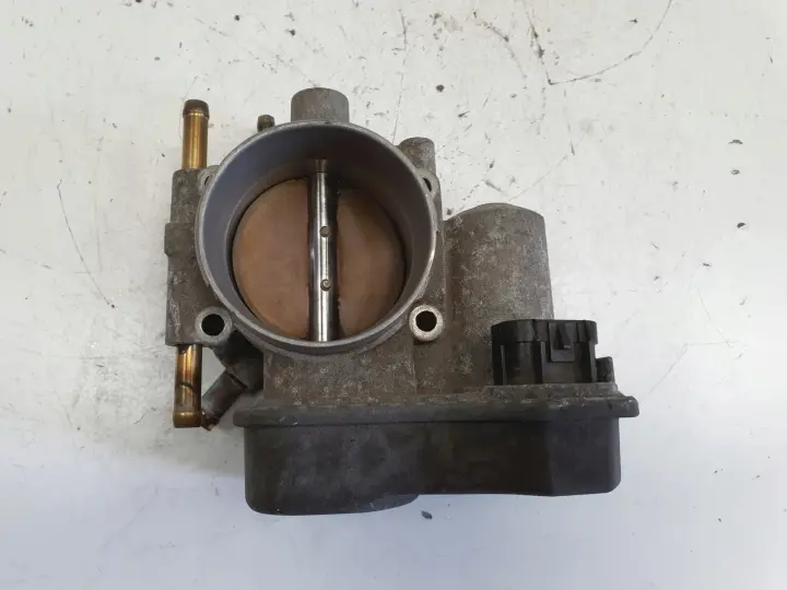 Opel Vectra C 1.8 16V PRZEPUSTNICA 09128518