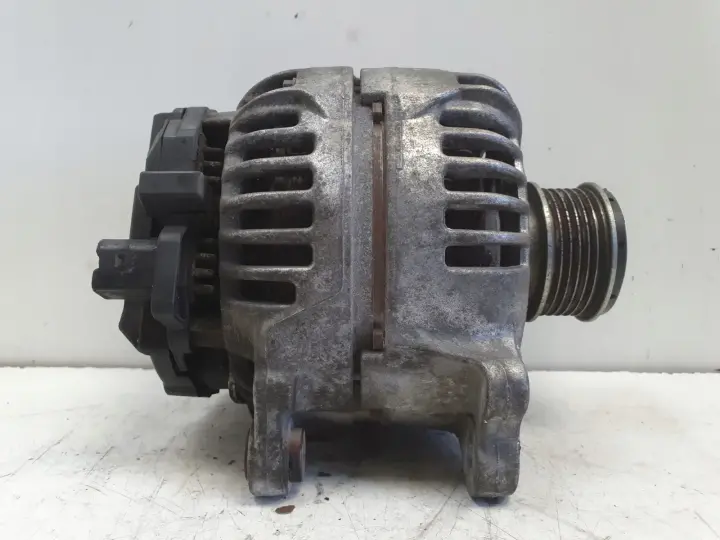 Vw Golf V Jetta Audi A3 1.9 TDI ALTERNATOR VALEO 06F903023F 140A