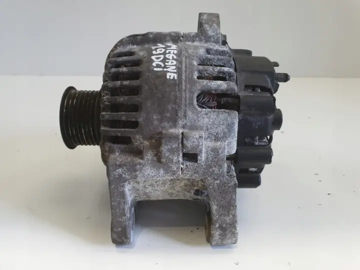 Renault Megane II 1.9 DCI ALTERNATOR 8200290215 valeo 110A