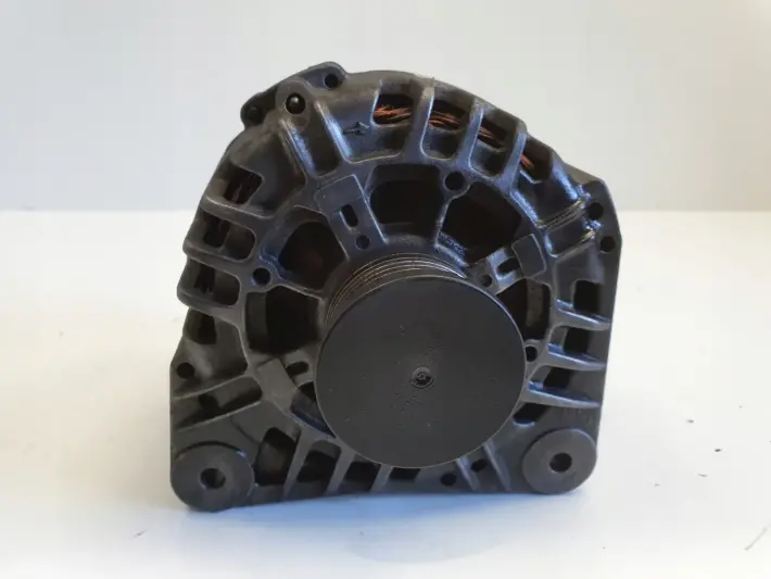 Opel Vivaro 1.9 DCI ALTERNATOR VALEO