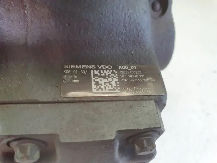 Volvo S40 II V50 2.0 D POMPA WTRYSKOWA paliwa 9683624080