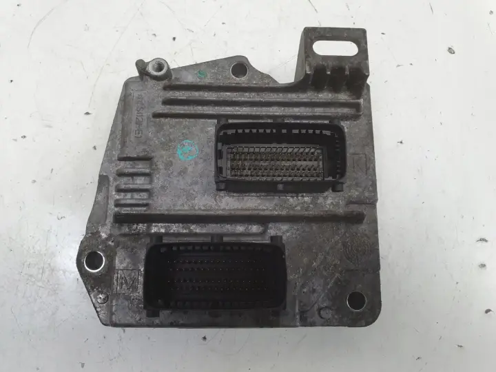 Opel Zafira B 1.6 16V STEROWNIK SILNIKA komputer 55561172 FCDB