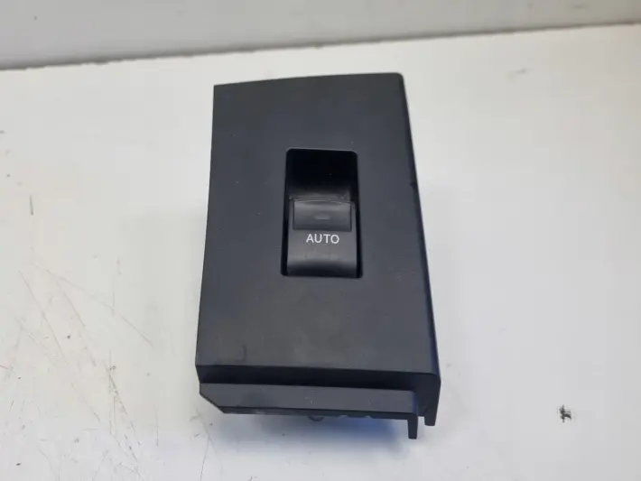 Toyota Auris II LEWY PRZEŁĄCZNIK TYLNEJ SZYBY Panel 74272-02630