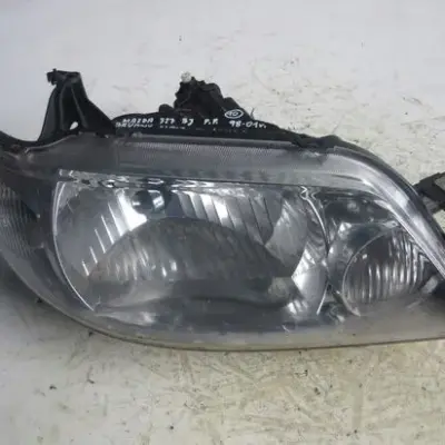 Mazda 323 BJ 00-02 PRZEDNIA LAMPA PRAWA prawy
