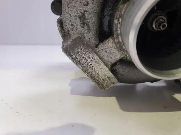 BMW E87 2.0 D TURBOSPRĘŻARKA turbo 7798055