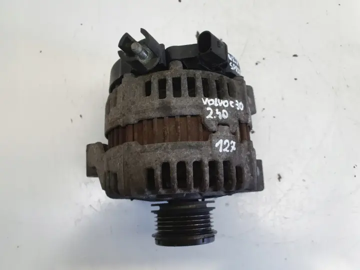 Volvo S40 II V50 2.4 D5 ALTERNATOR 0121615014