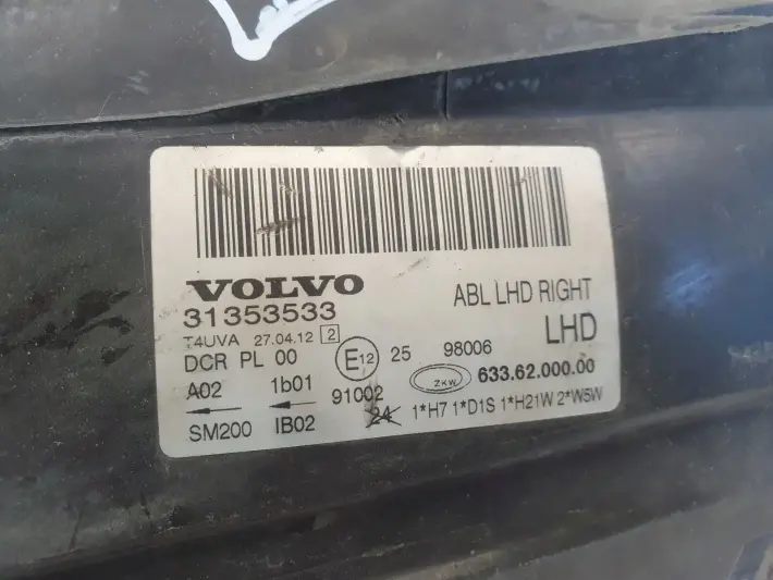 Volvo S80 II V70 III 06-16r PRZEDNIA LAMPA PRAWA PRAWY PRZÓD skręt 31353533