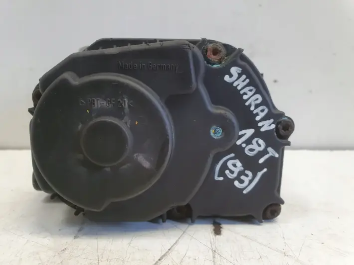 VW Sharan 1.8 T turbo PRZEPUSTNICA 06A133064P
