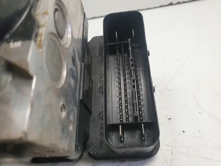 Volvo V70 III XC70 II POMPA ABS hamulcowa 31329139