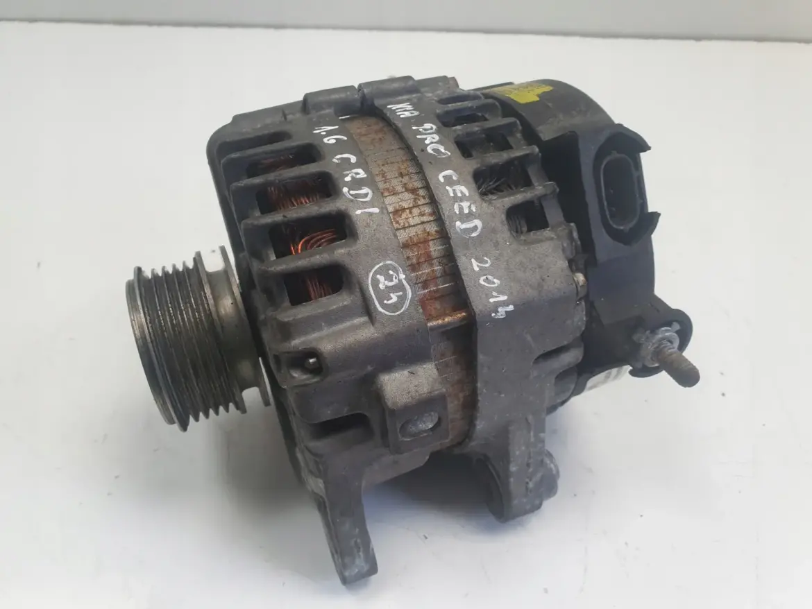 Hyundai i30 1.6 CRDI ALTERNATOR valeo 2611067 130A