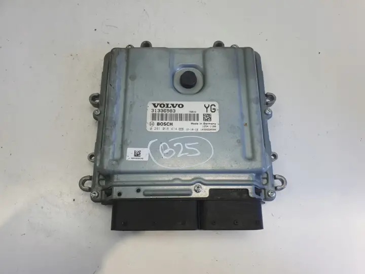Volvo V40 II 2.0 D3 STEROWNIK SILNIKA komputer 31336983 0281018414