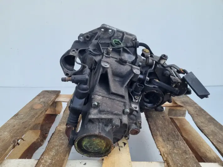 VW Bora 1.6 16V SKRZYNIA BIEGÓW DUW manualna MANUAL