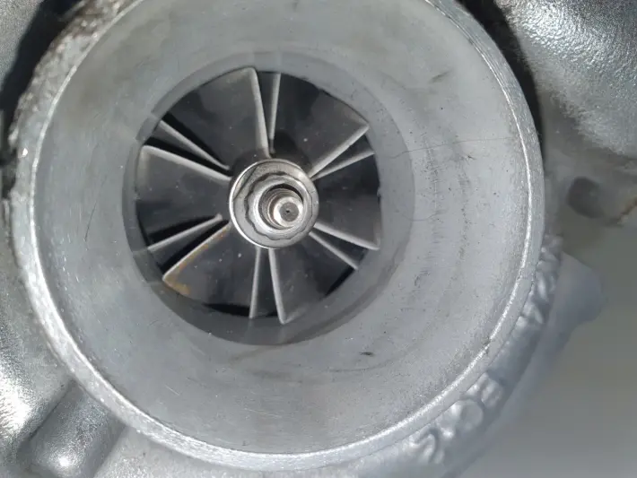 Volvo V70 II XC70 XC90 2.4 D5 TURBOSPRĘŻARKA turbo 30757080