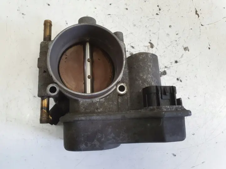Opel Astra III H 1.8 16V PRZEPUSTNICA 09128518