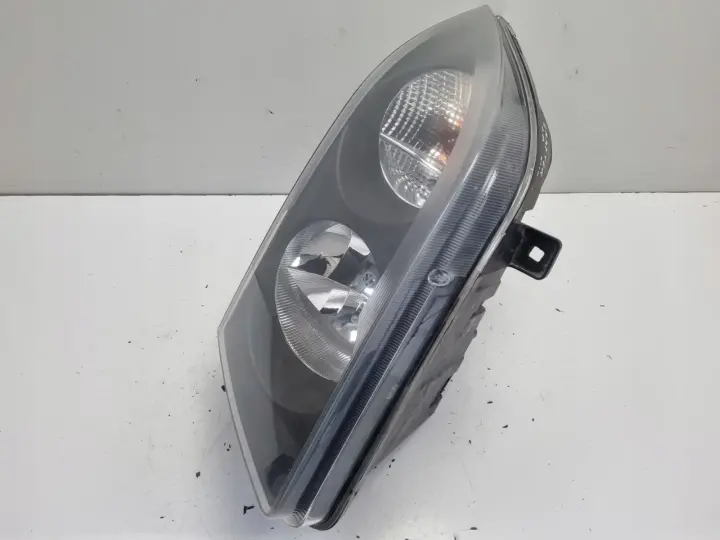 VW Crafter PRZEDNIA LAMPA PRAWA prawy przód EUROPA