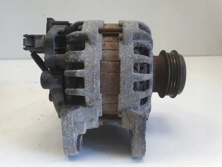 Renault Clio IV 1.2 16V ALTERNATOR 231003730R