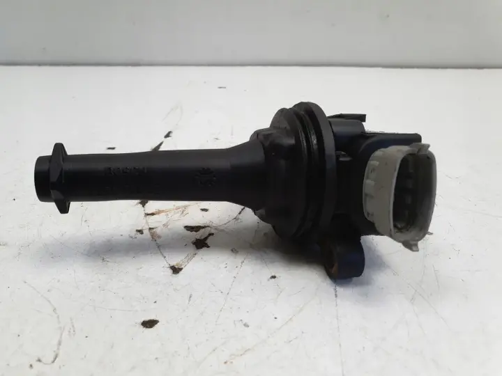 Volvo S80 S60 V70 II 2.4 2.4 T 2.5 T CEWKA ZAPŁONOWA 8677837
