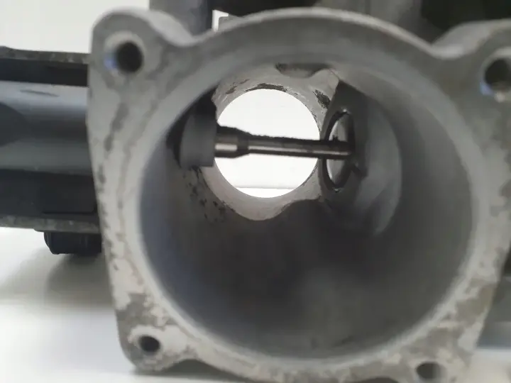 Volvo S80 II V70 III 2.4 D5 CHŁODNICA SPALIN ZAWÓR EGR 31422235
