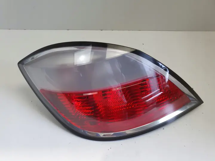Opel Astra II H 5D 08-12r TYLNIA LAMPA LEWA LEWY TYŁ kierowcy 24-451-835