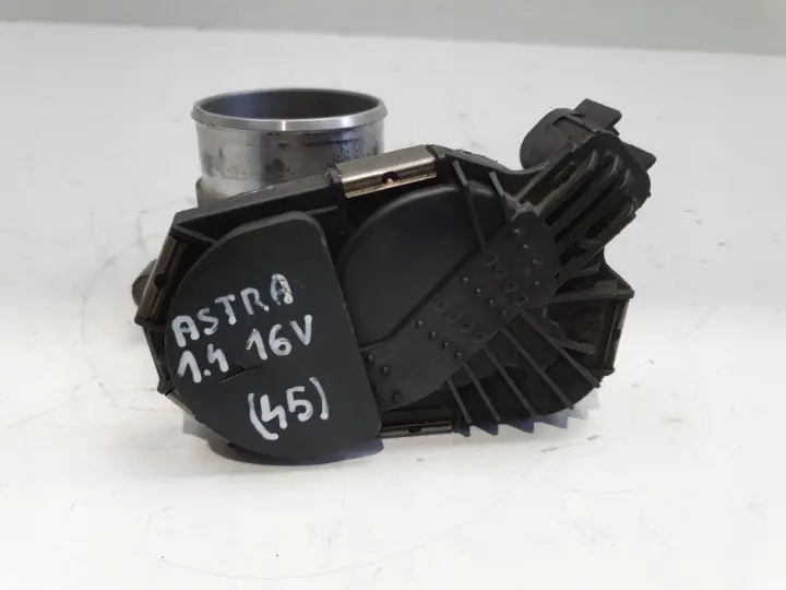 Opel Astra III H 1.4 16V PRZEPUSTNICA 55562270