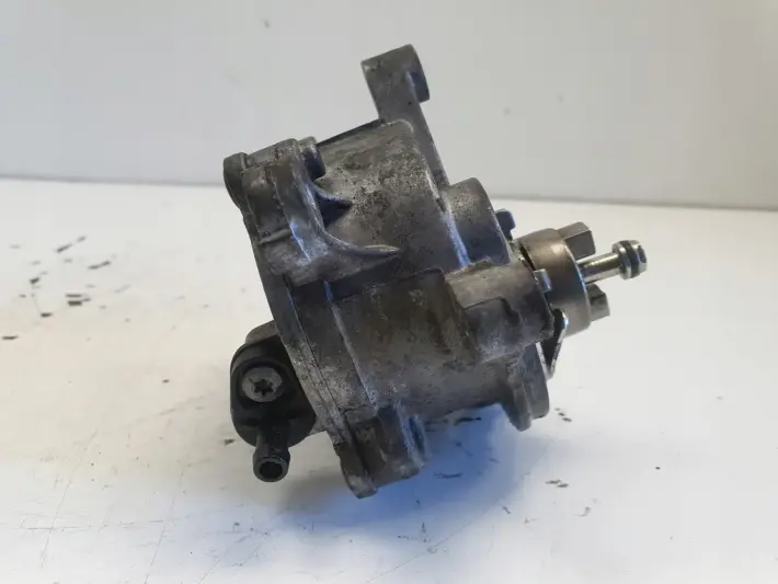 Volvo S60 II V60 2.0 D4 POMPA VACUM wakum 31375107