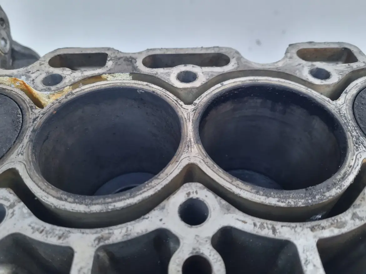 DÓŁ SILNIKA BLOK WAŁ KORBOWY TŁOKI Ford Fiesta VII MK7 1.6 TDCI 95KM T3JA