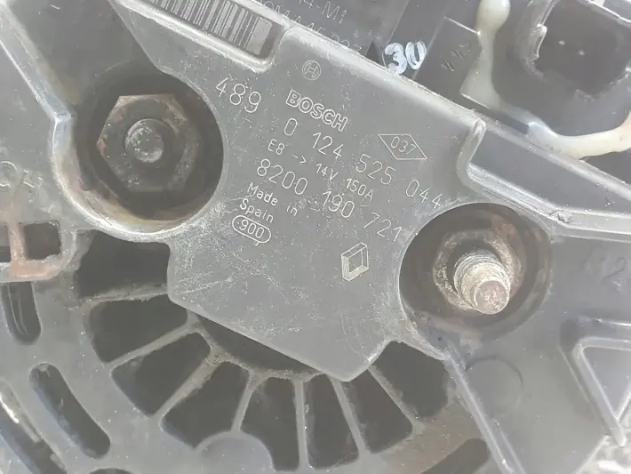 Renault Master II 2.5 DCI ALTERNATOR 0124525044 150A bosch
