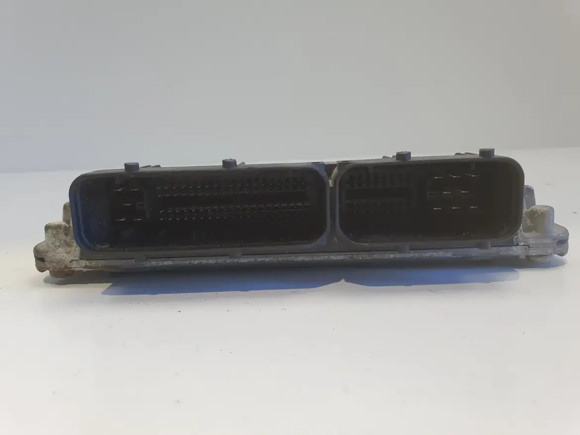 VW Golf VI 1.6 8V STEROWNIK SILINIKA komputer 06A906033MH 5WP4077901