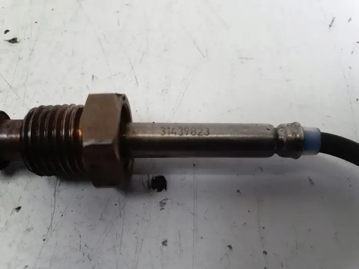 Volvo V70 III XC70 II lift 2.0D D4 CZUJNIK TEMPERATURY SPALIN 31439823