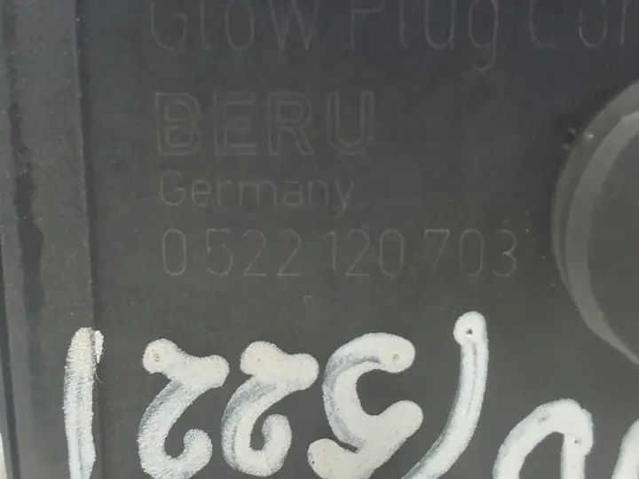 BMW E87 E90 2.0 D PRZEKAŹNIK ŚWIEC ŻAROWYCH 0522120703