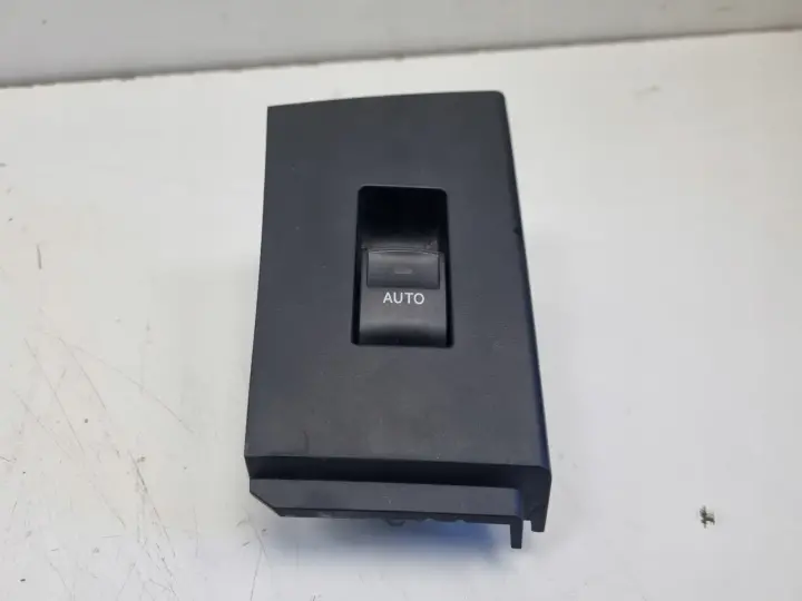 Toyota Auris II LEWY PRZEŁĄCZNIK TYLNEJ SZYBY Panel 74272-02630