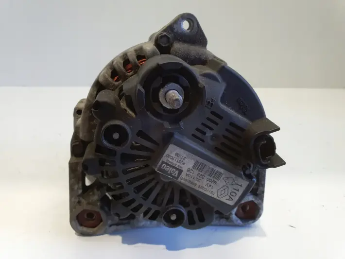 Renault Megane II 1.6 16V ALTERNATOR valeo 8200323126 110A