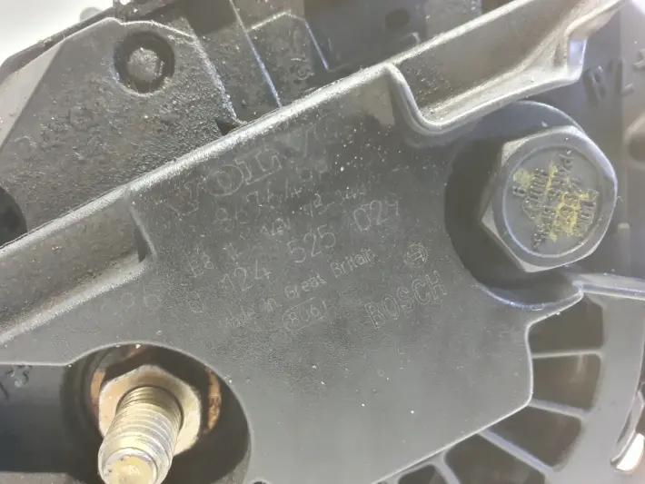 Volvo XC90 2.4 D5 ALTERNATOR bosch 0124525029 8676498