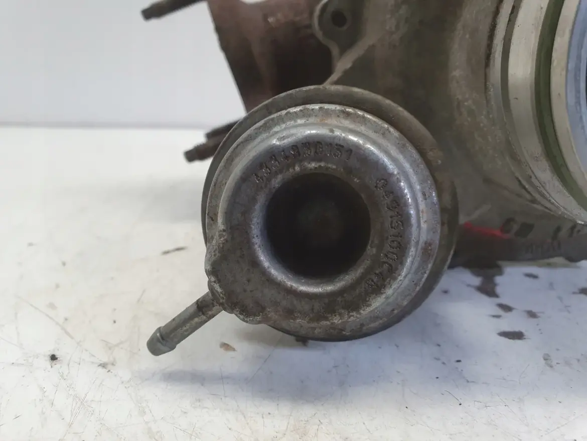Volvo V60 2.0 D2 TURBOSPRĘŻARKA turbo 31380130