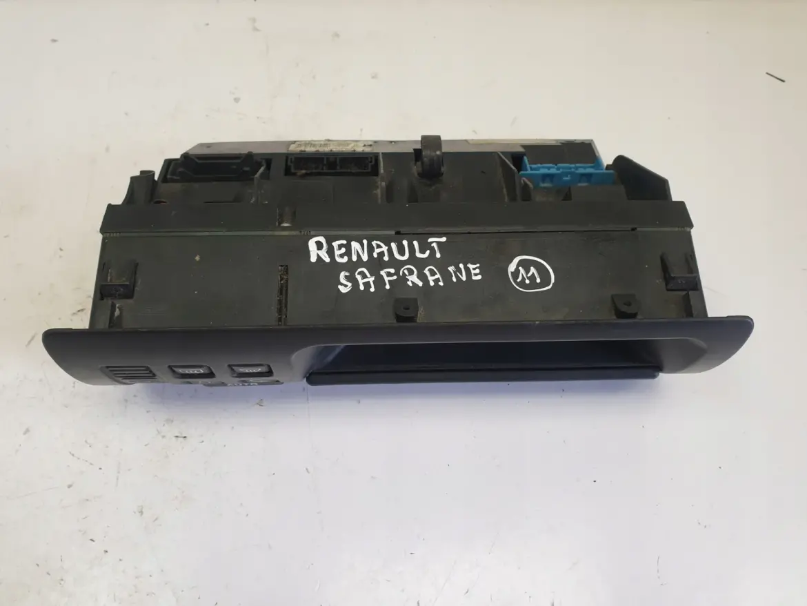 Renault Safrane PANEL NAWIEWU 7700424512
