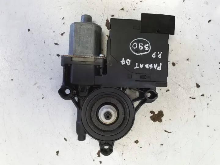 VW Passat B7 SILNICZEK PODNOSZENIA SZYBY prawy przód PASAŻERA 3C0959702A