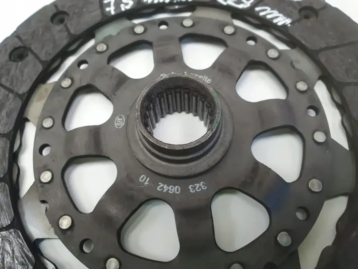 BMW E87 E90 2.0 i N43 KOŁO DWUMASOWE SPRZĘGŁO Tarcza docisk 323064210