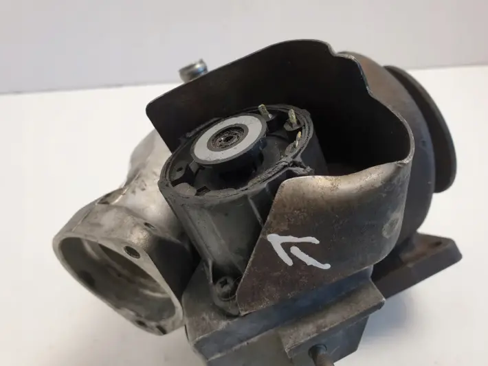 BMW E90 E91 2.0 D TURBOSPRĘŻARKA TURBO