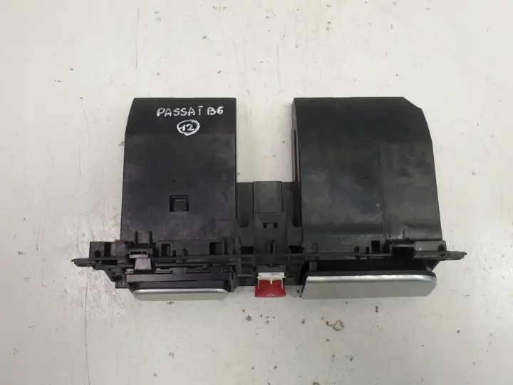 VW Passat B6 SCHOWEK wizytownik TELEFON 3C1857273
