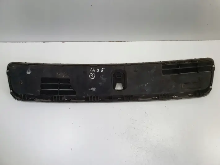 Audi A4 B5 PRZEDNIA ATRAPA grill gril 8D0853651A